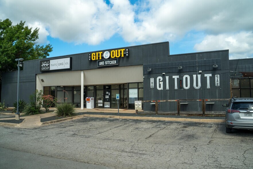 More Photos Of 4930 S Congress Ave, Austin Storefront For Lease