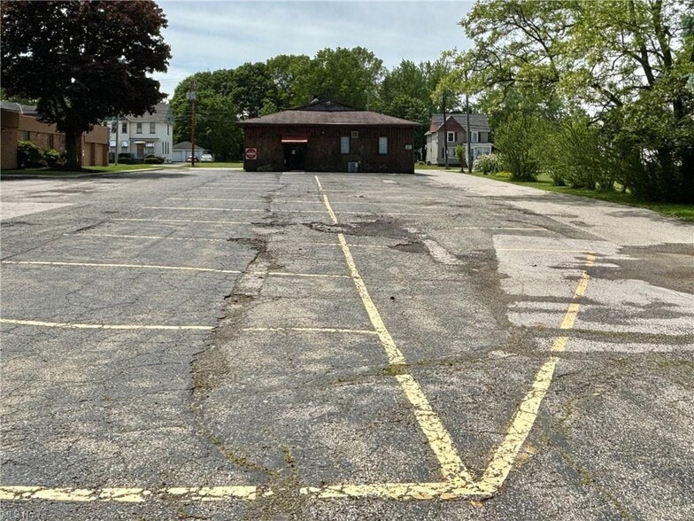 More Photos Of 3312 Lake Ave, Ashtabula Office For Sale