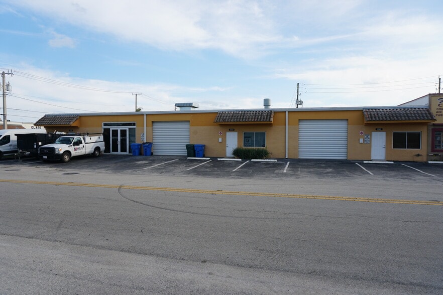 More Photos Of 1042-1048 NE 44th St, Oakland Park Industrial For Lease