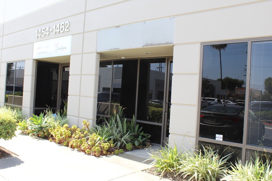 More Photos Of 3283-3299 Walnut Ave, Signal Hill Unknown For Lease