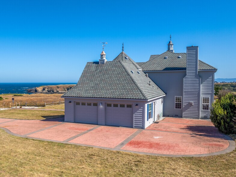 More Photos Of 19351 Del Mar Dr, Fort Bragg Specialty For Sale