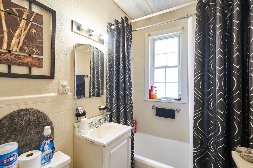 More Photos Of 3016 S Moreland Blvd, Cleveland Multifamily For Sale