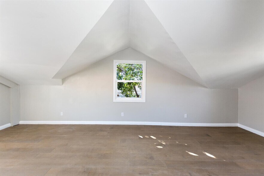 More Photos Of 1703 S Burlington Ave, Los Angeles Apartments For Sale