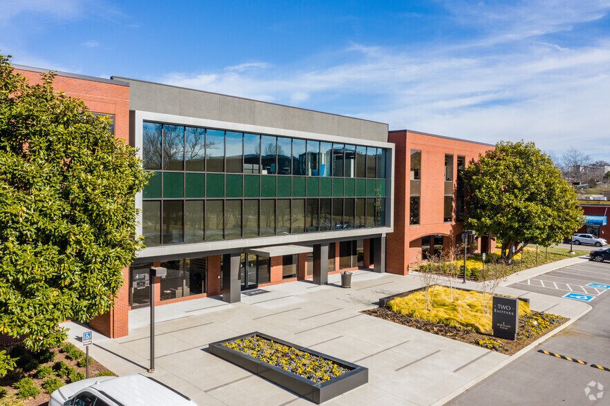 More Photos Of 2 Maryland Farms, Brentwood Office For Lease