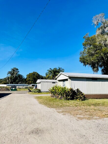 More Photos Of 102 Little Pepper Ln, Seffner Manufactured Housing Mobile Home Park For Sale