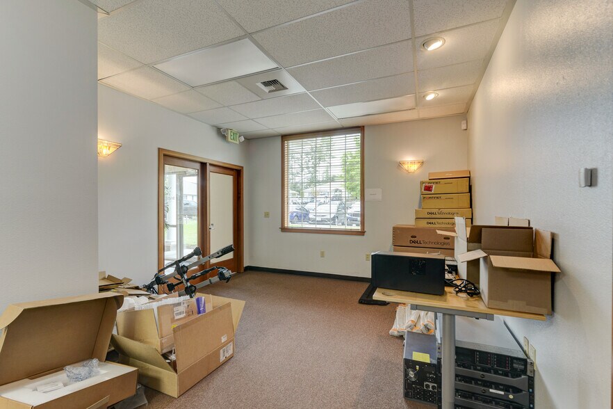 More Photos Of 2102 Carriage St SW, Olympia Office For Lease