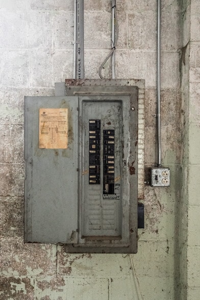 More Photos Of 3143 Bellevue St, Detroit Warehouse For Sale