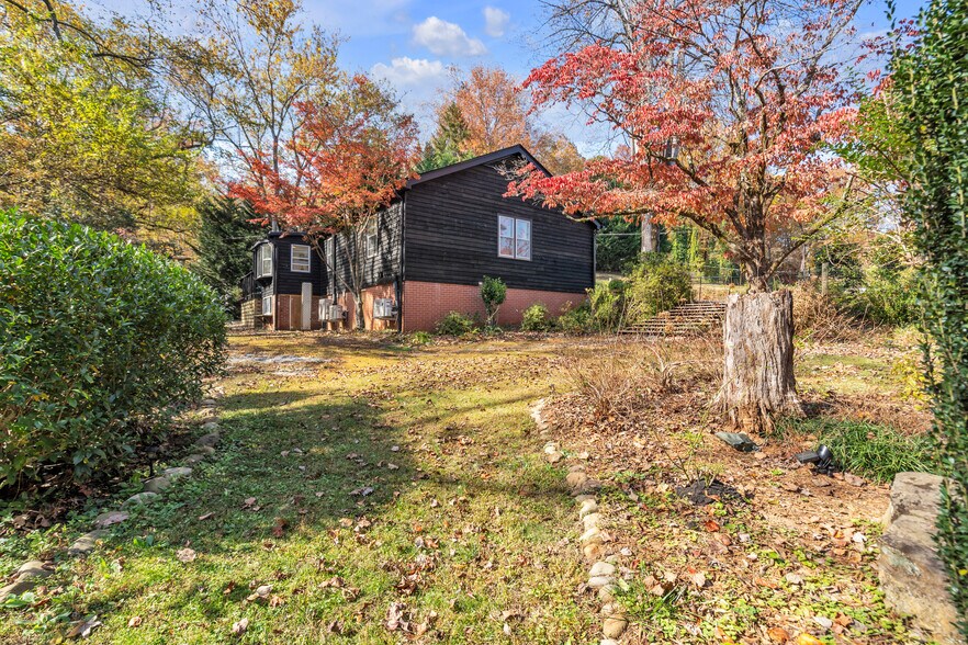 More Photos Of 35 Wilcox Rd, Tryon Apartments For Sale