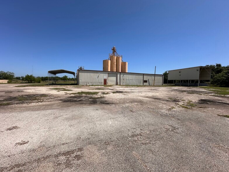 More Photos Of 2100 Industrial Blvd, Alice Warehouse For Sale