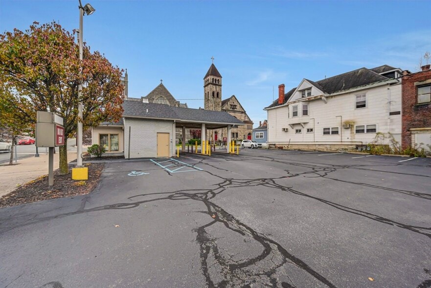 More Photos Of 67 Salem Ave, Carbondale Storefront Retail Office For Sale