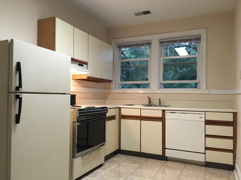More Photos Of 7700 Shirley Dr, Clayton Apartments For Sale