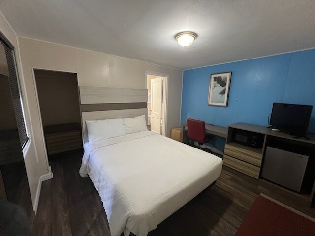 More Photos Of 1330 Main St, Turbeville Hotel For Sale