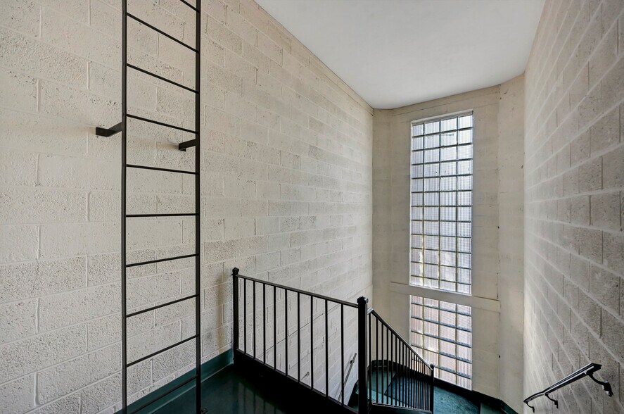 More Photos Of 301 Delaware Ave, Olyphant Office For Sale