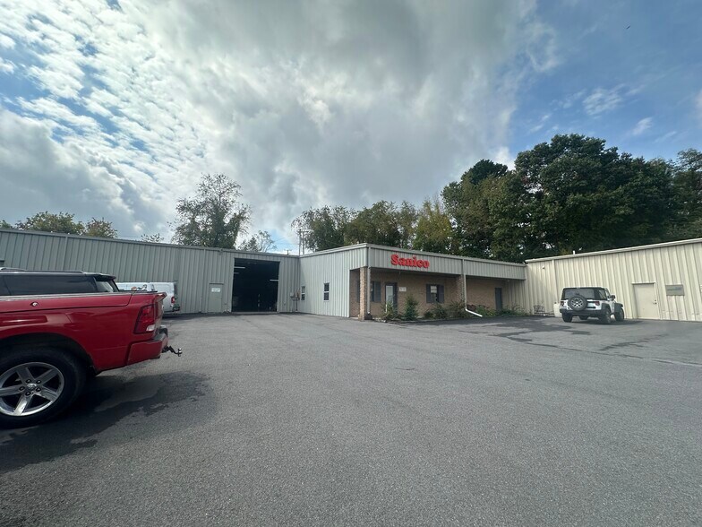 Primary Photo Of 875 Park St, Christiansburg Warehouse For Sale