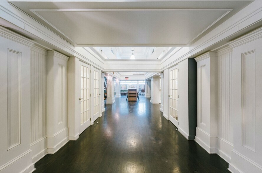 More Photos Of 25 W 39th St, New York Loft Creative Space For Lease