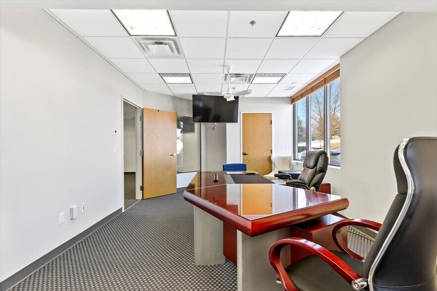 More Photos Of 1492 Highland Ave, Cheshire Light Manufacturing For Sale
