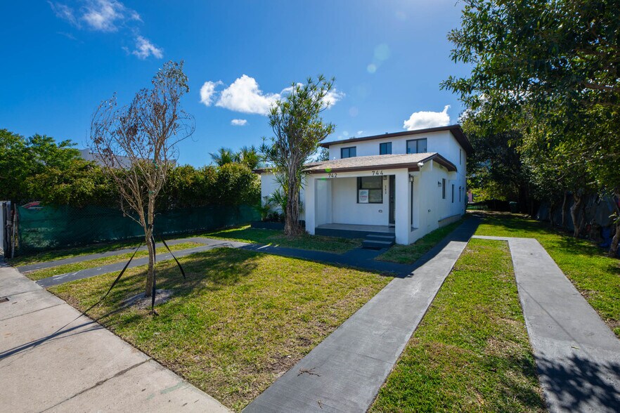 More Photos Of 742 NW 70th St, Miami Apartments For Sale