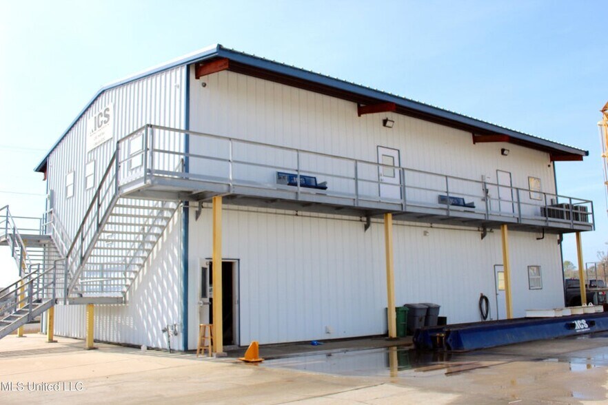More Photos Of 2205 Petit Bois St, Pascagoula Warehouse For Sale