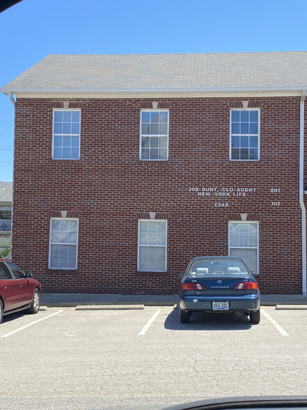 Primary Photo Of 1949 Goldsmith Ln, Louisville Office Residential For Sale