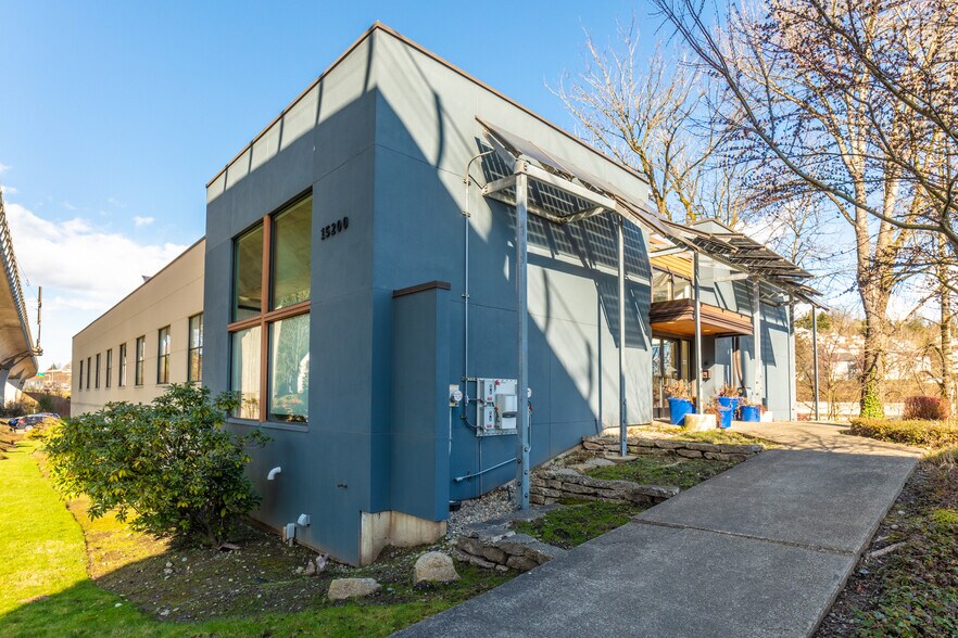 More Photos Of 15200 52nd Ave S, Tukwila Office For Lease