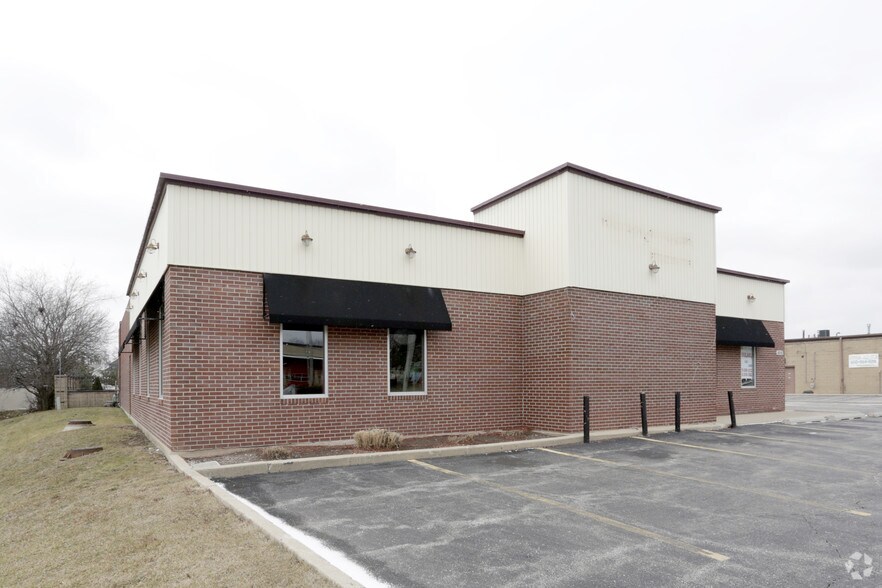 More Photos Of 6010 S Cass Ave, Westmont Restaurant For Sale