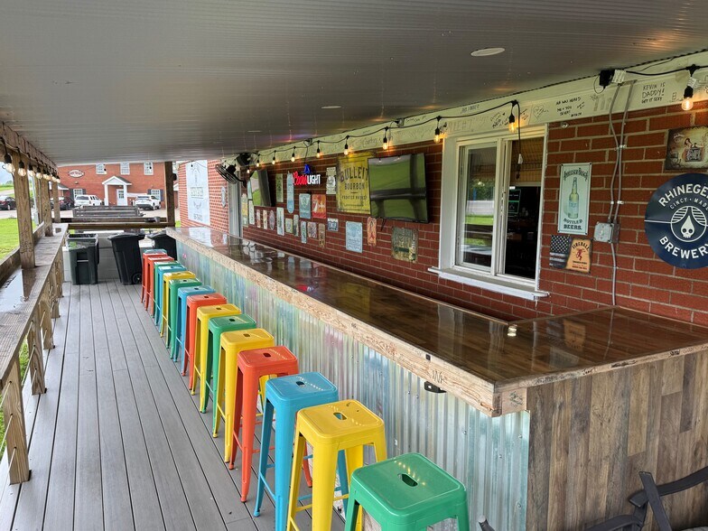 More Photos Of 1917 Old Main St, Maysville Specialty For Sale