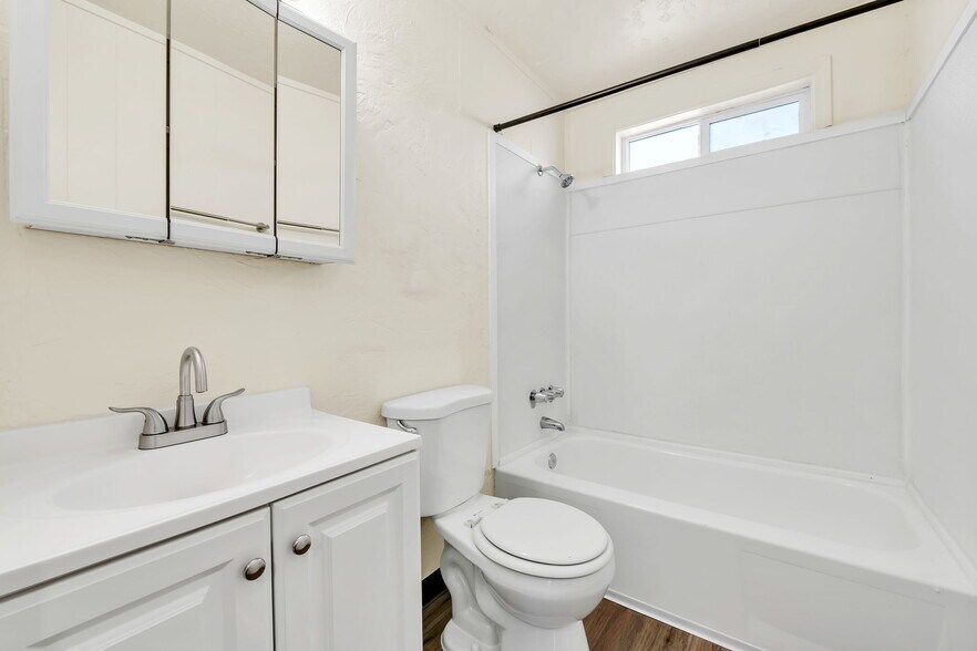 More Photos Of 2520 Hyacinth St NE, Salem Apartments For Sale