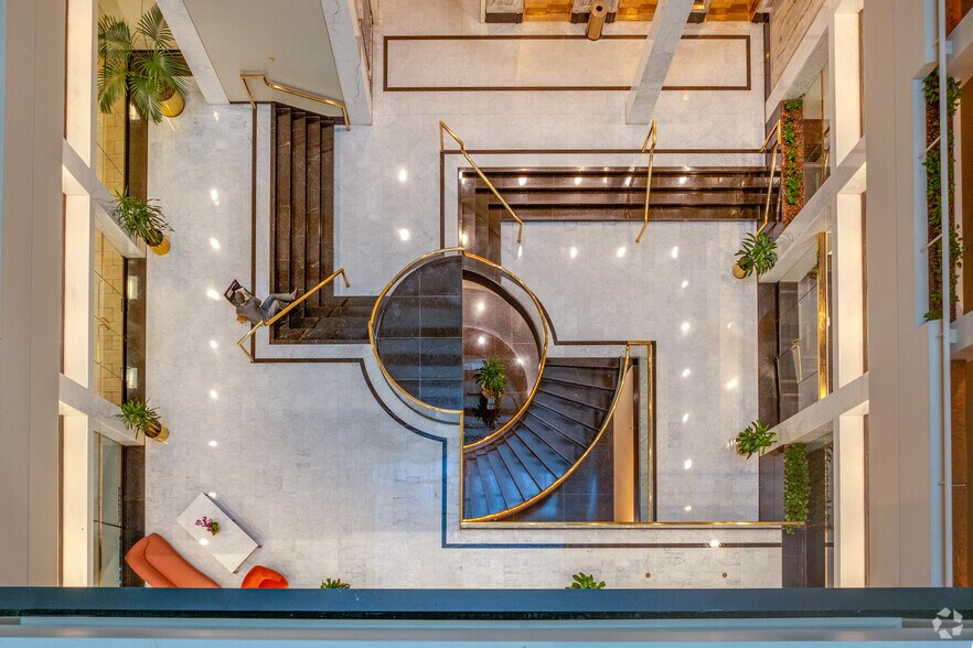 More Photos Of 321 S Boston Ave, Tulsa Office For Lease