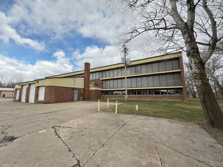 More Photos Of 54145 Bates Rd, Chesterfield Warehouse For Sale