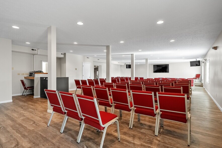 More Photos Of 25715 Highway 17, Waynesville Specialty For Sale