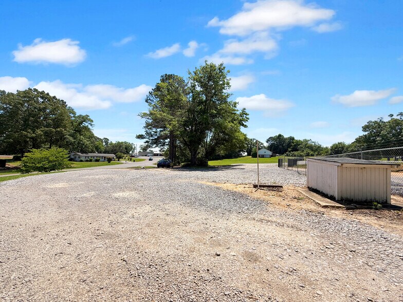 More Photos Of 1155 Union Chapel Rd E, Northport Land For Lease