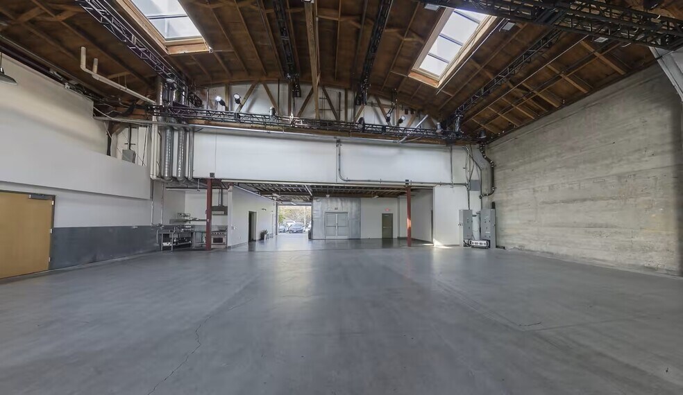 More Photos Of 991 Tennessee St, San Francisco Manufacturing For Sale