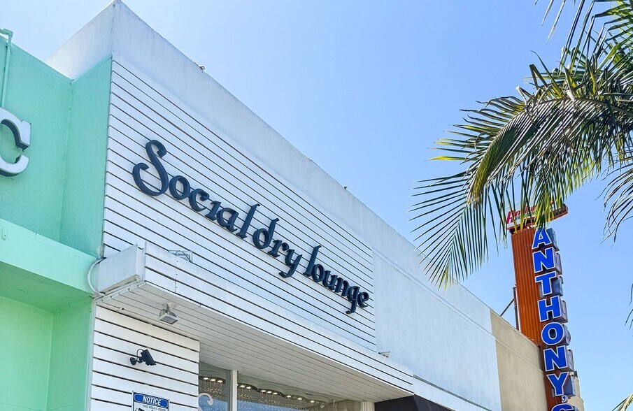 More Photos Of 3409 E Coast Hwy, Corona del Mar Storefront Retail Office For Lease