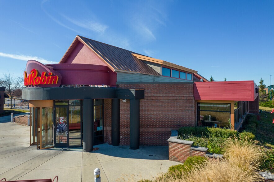 More Photos Of 3977 Morse Crossing, Columbus Restaurant For Sale