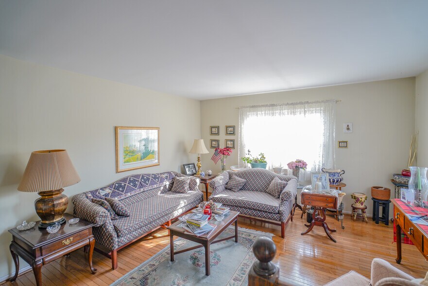 More Photos Of 610 S Cedar Ln, Upper Darby Office Residential For Sale