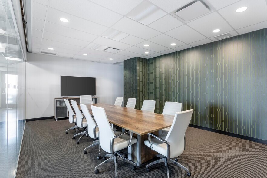 More Photos Of 4402 Skyline Dr, Burnaby Coworking Space