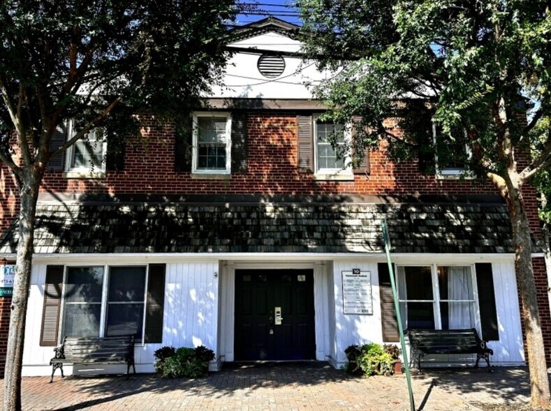 Primary Photo Of 10 Fairmount Ave, Chatham Office For Lease