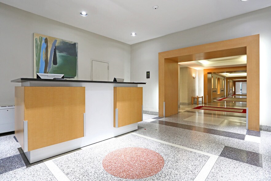 More Photos Of 330 W 58th St, New York Apartments For Lease