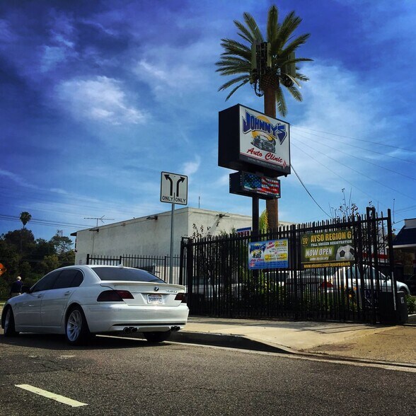 Primary Photo Of 717 Capitol Dr, San Pedro Auto Repair For Sale