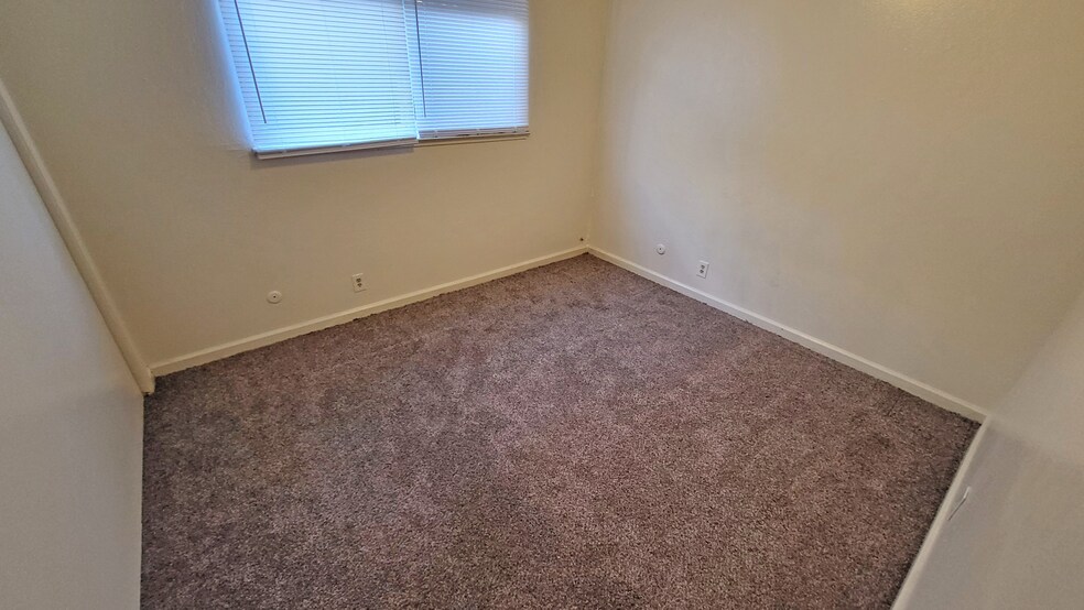 More Photos Of 525 N Lincoln St, Stockton Apartments For Sale
