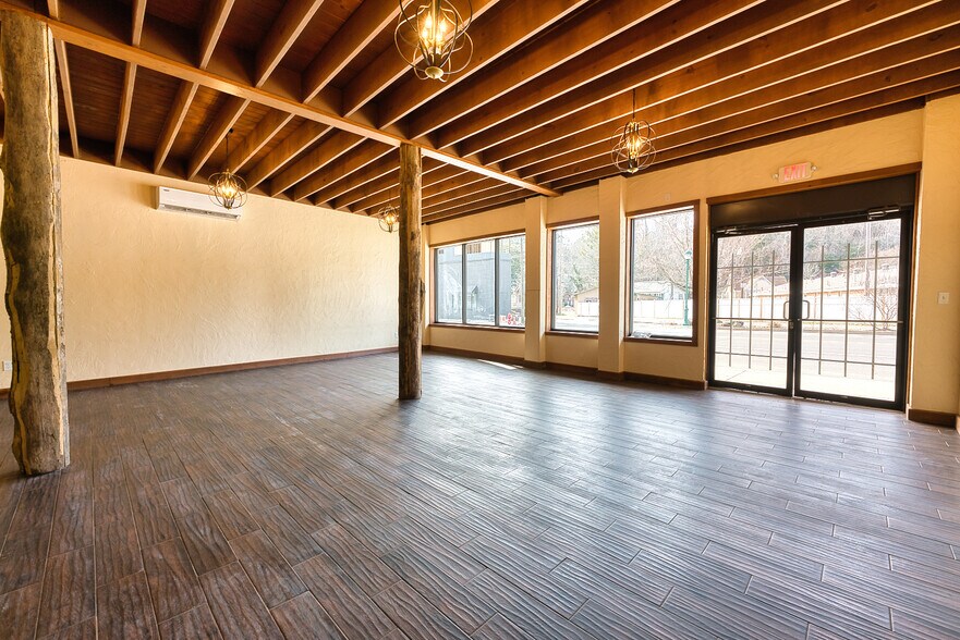 More Photos Of 600 Park Ave, Hot Springs National Park Freestanding For Lease