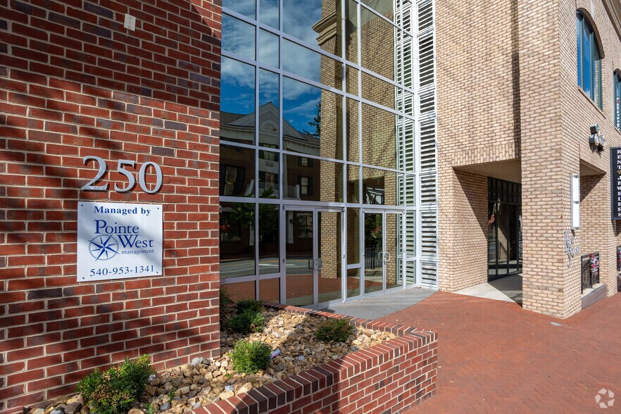 More Photos Of 250 S Main St, Blacksburg Apartments For Lease