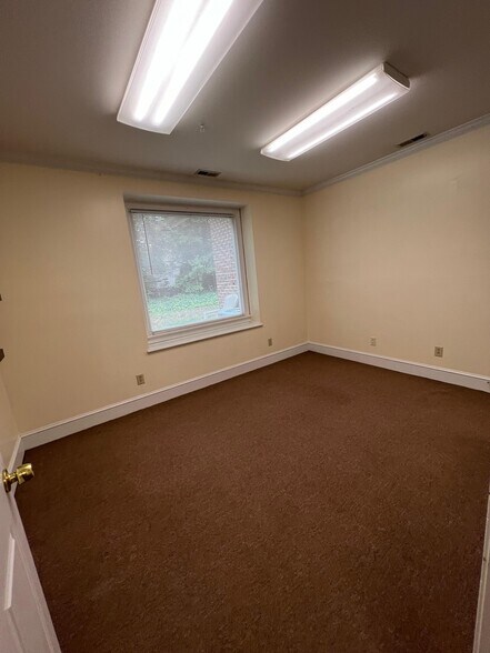 More Photos Of 4922-4948 Windy Hill Dr, Raleigh Office For Lease