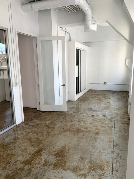 More Photos Of 309 E 8th St, Los Angeles Loft Creative Space For Lease