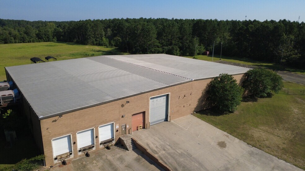 More Photos Of 309 Ash St, Cochran Industrial For Sale
