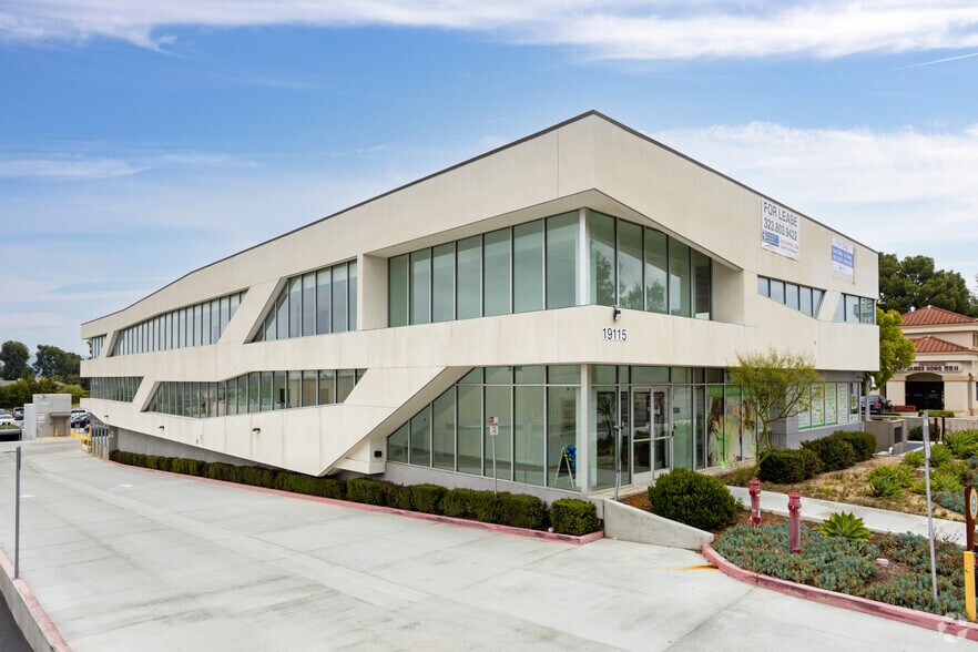 More Photos Of 19115-19117 Colima Rd, Rowland Heights Medical For Lease