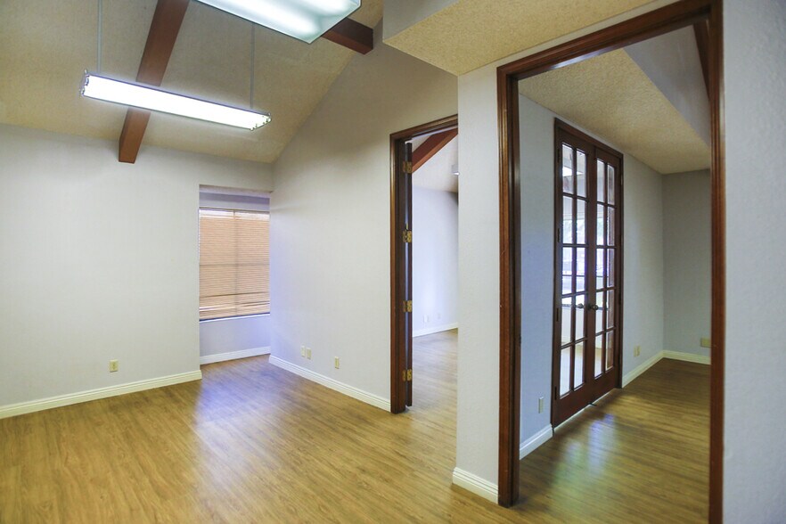 More Photos Of 1810 E 17th St, Santa Ana Medical For Lease