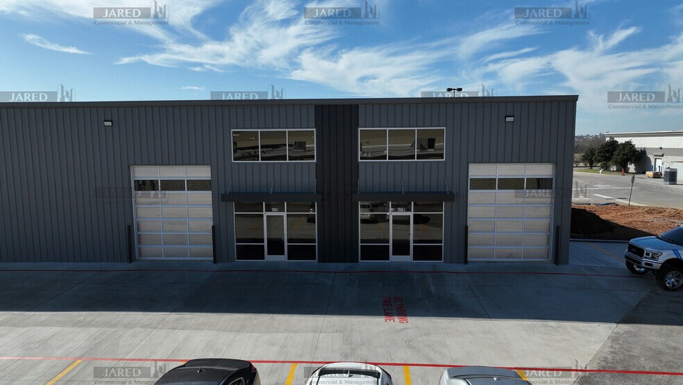 More Photos Of 1866 20th, Ozark Industrial For Lease