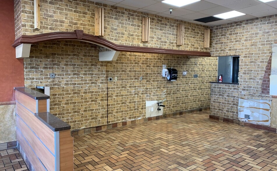 More Photos Of 5555 Zuni Rd SE, Albuquerque Unknown For Lease