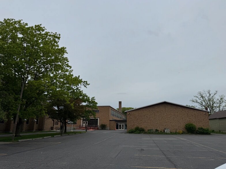 More Photos Of 89 E Genesee St, Auburn Flex For Sale